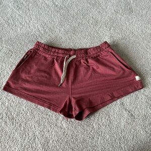 Vuori Halo Performance Short
Women's DreamKnit™ Shorts- size small rose color